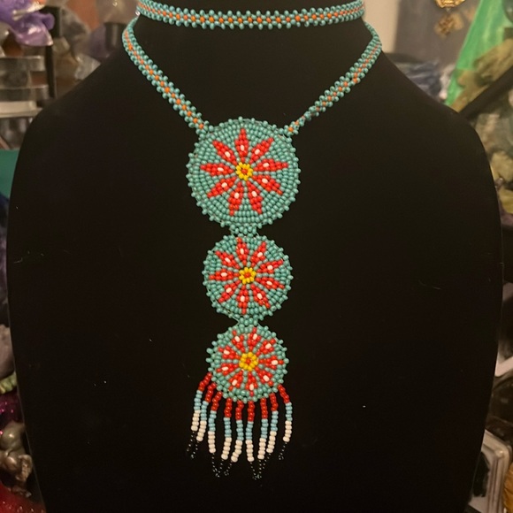 Jewelry - Native hand beaded necklace